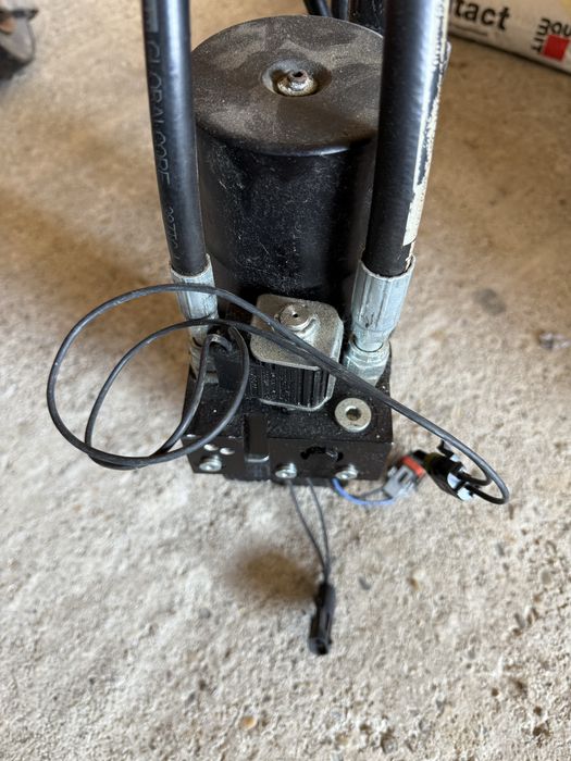 Pompa hidraulica 24 volti cu piston