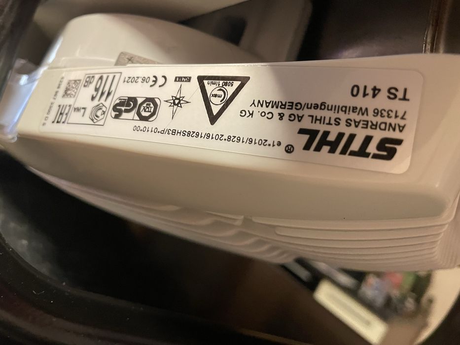 Se vine drujba  pentru taiat fier , beton , piatra marca STIHL  TS 410, noua