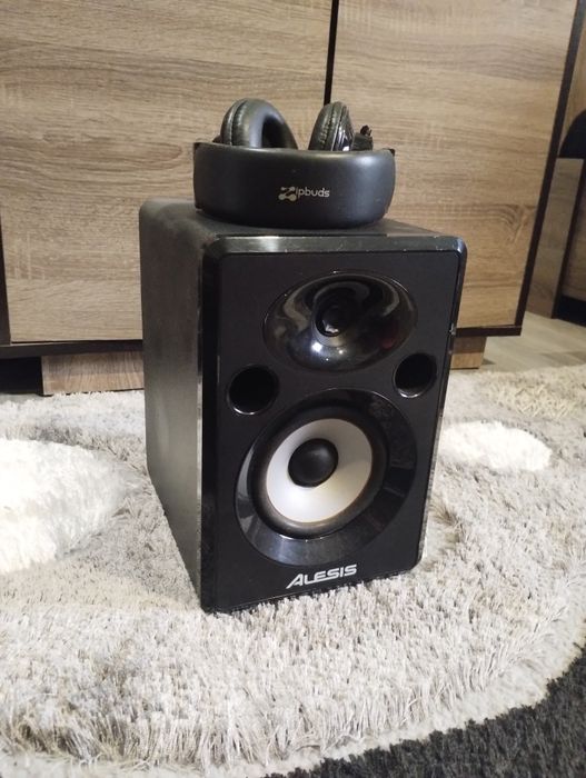 Alesis elevate5 right speaker