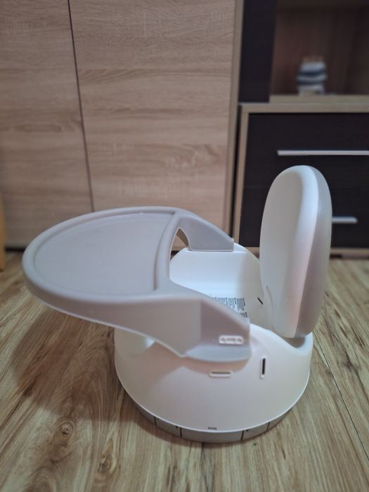 Vand scaund cu masuta pentru bebe