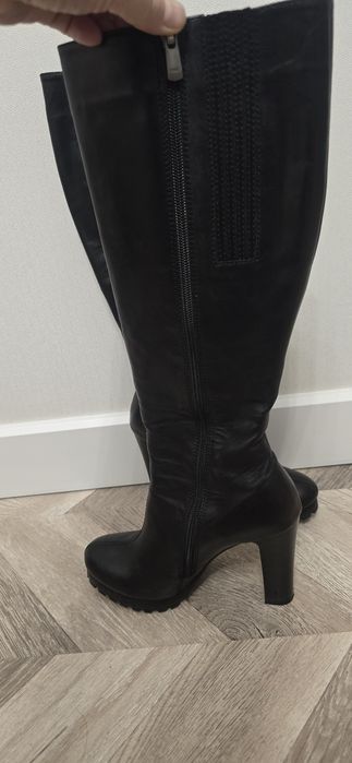 Демисезонные кожаные сапоги