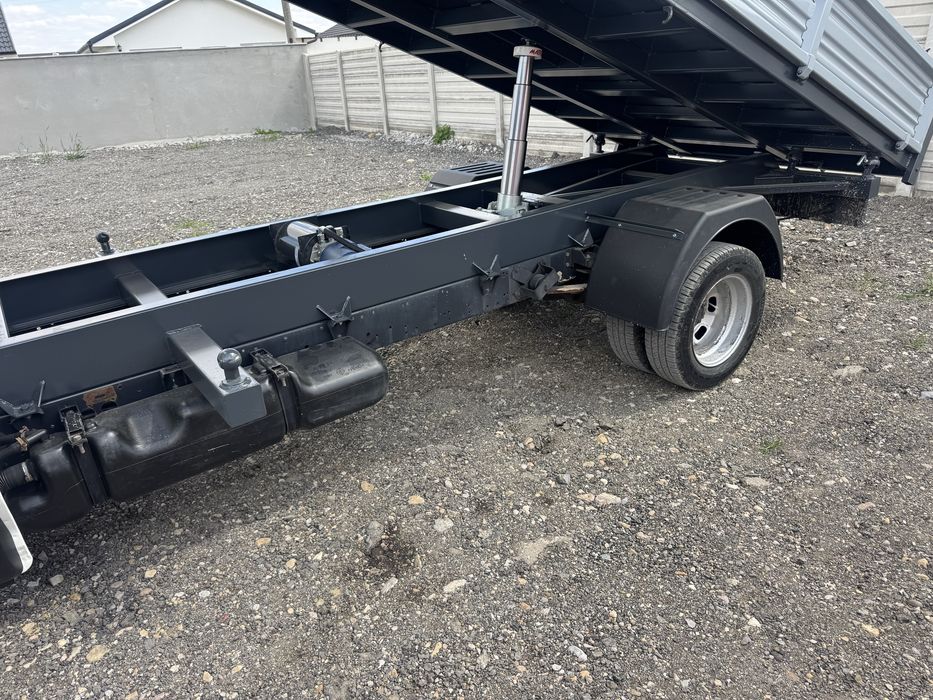 Iveco basculabil pe 3 parti