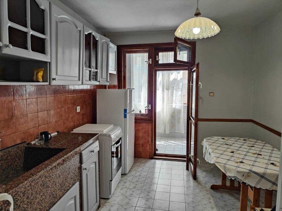 Дава се под наем Многостаен апартамент в Бургас, Център - 110 кв.м за 433.5 € - Снимка #2