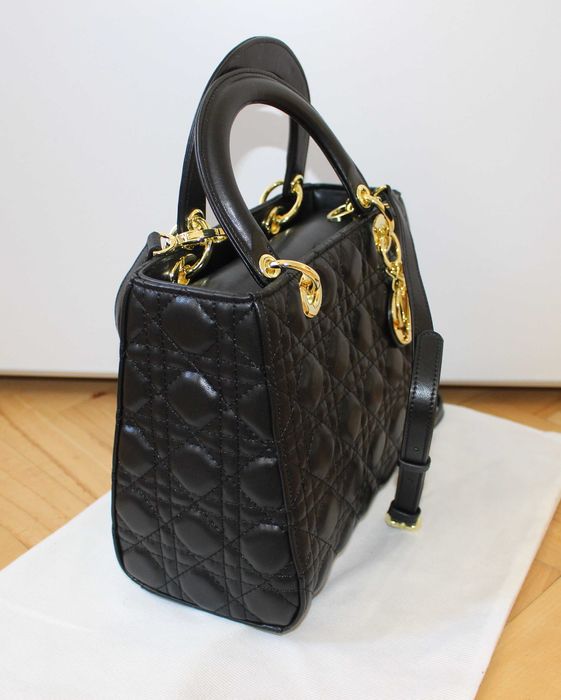 Дамската чанта Lady Dior