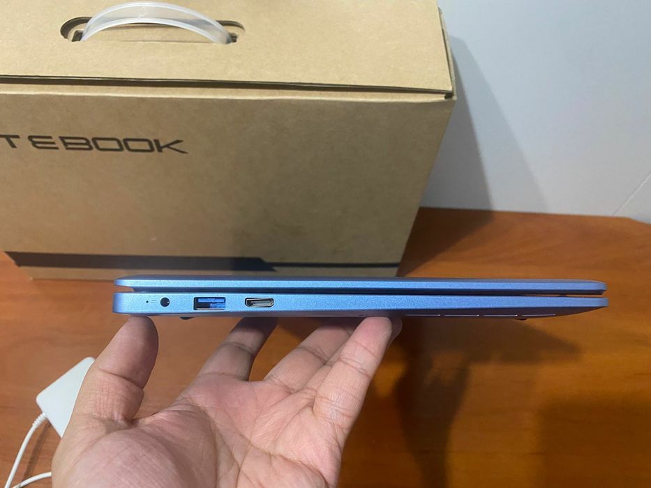 Практически новый ультрабук IPS Full HD