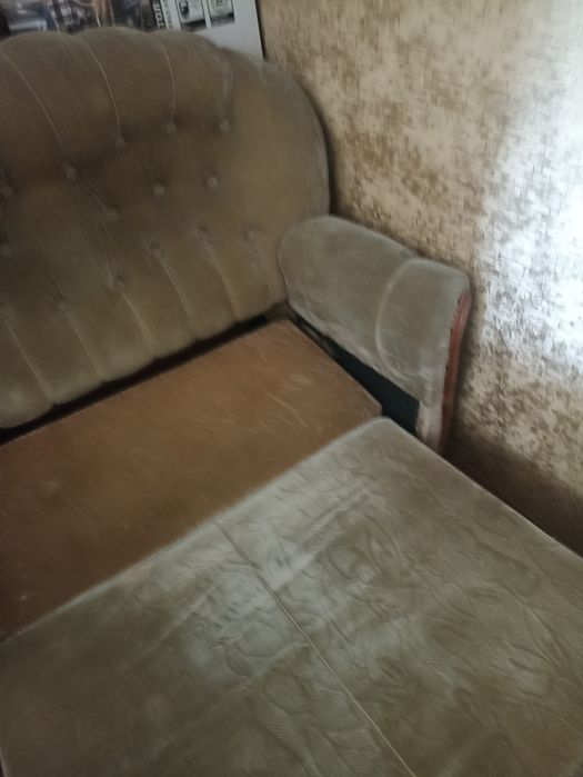 Диван-кровать б/у.