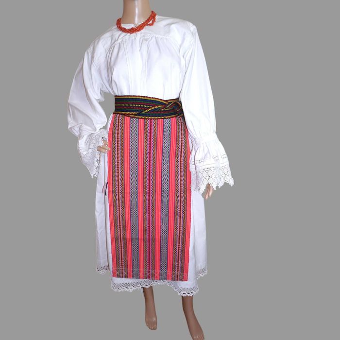 Costum popular vechi din Banat masura M-L, port popular autentic