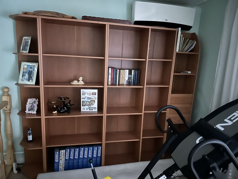 Стеллаж  книжный  напольный