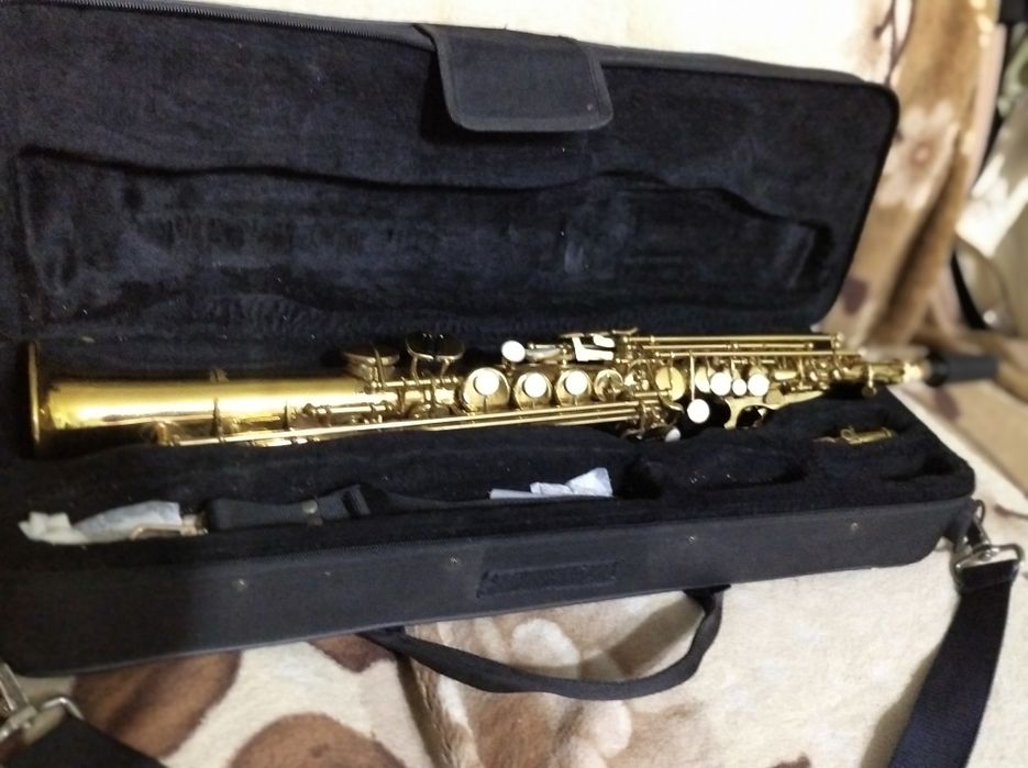 Продается саксофон -сопрано, марки,, МЕНДИНИ,, стройный инструмент.