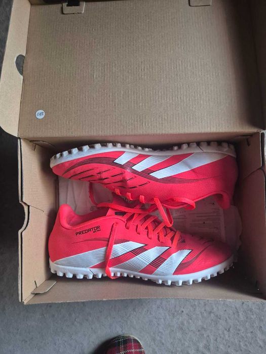 Оригинални футболни стоножки Adidas Predator Club TF – № 42 2/3