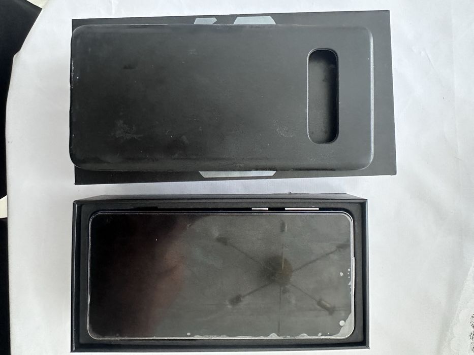 Продается samsung s10
