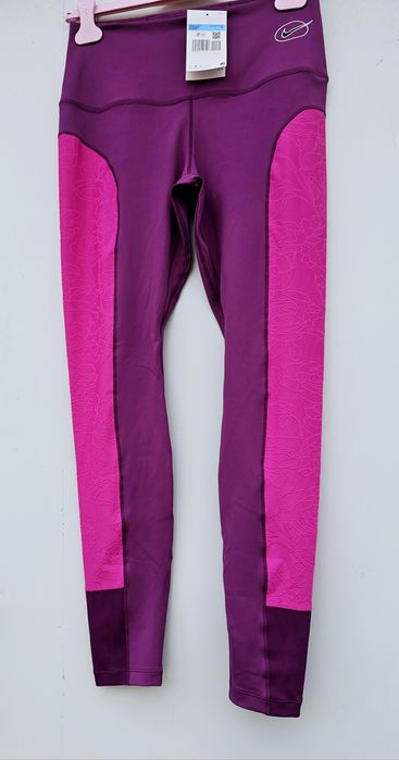 Nike оригинален жестол дамски клин М размер