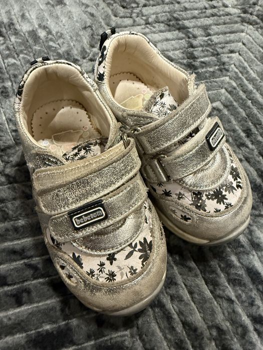 Кроссовки для девочек 21 размер