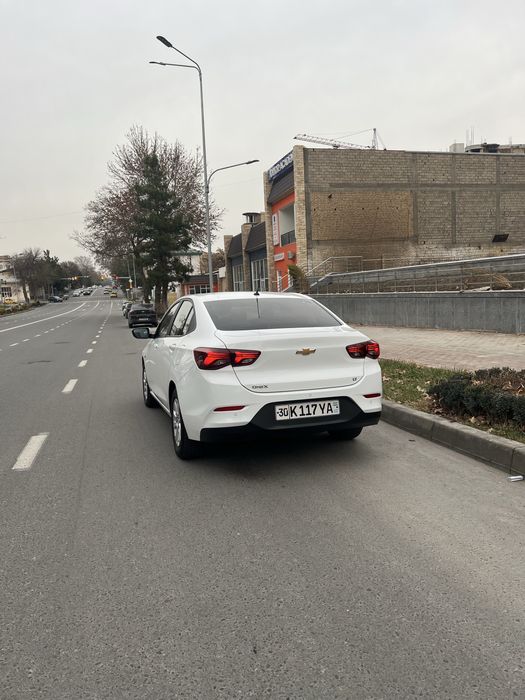 Onix 3 mexanika Metan-5