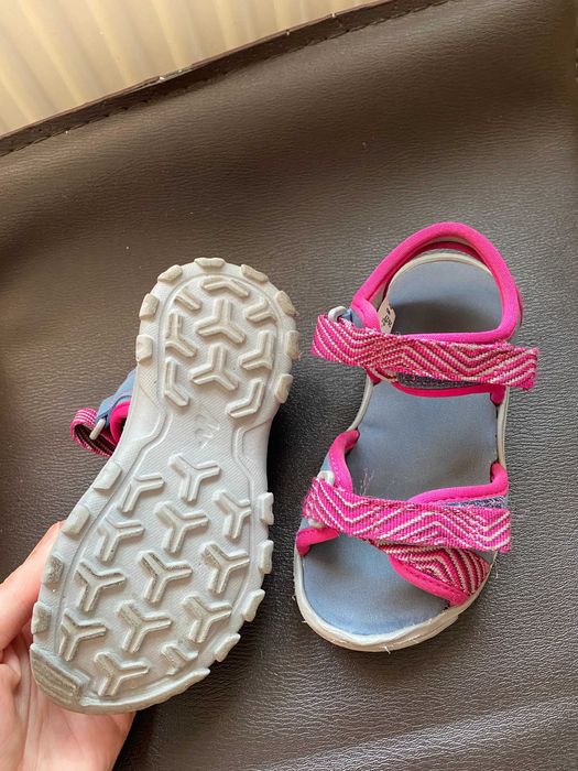 Sandale copii marime 26 model iepure sau roz/gri reglabile