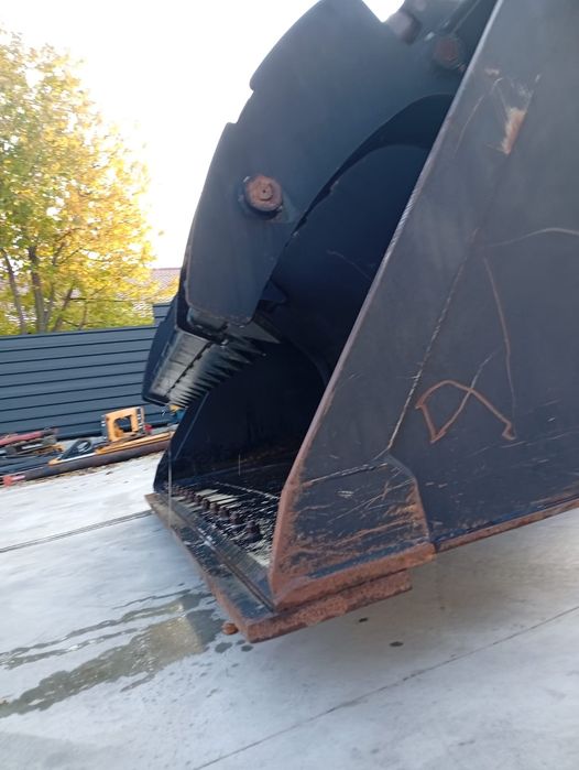 Cupa Tip crocodil jcb 436