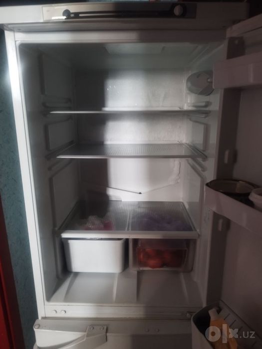 Indesit xolodilnik sotiladi.