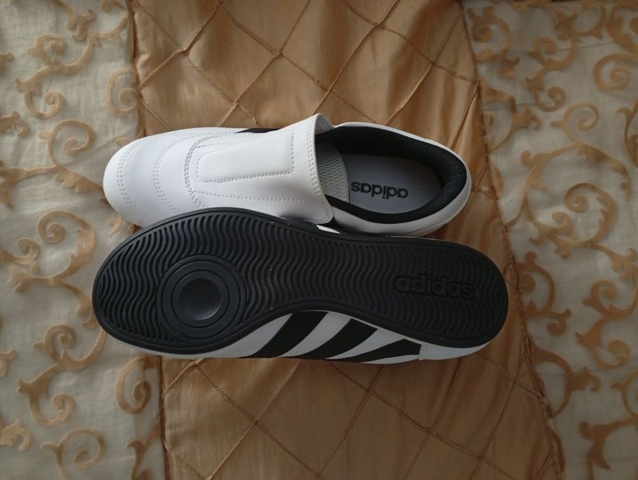 Кроссовки Adidas, 38 размер