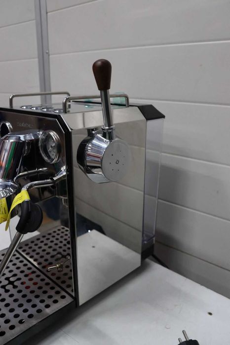 Cecotec Barista Baristeo Intima Еспресо машина Професионална машина за еспресо Barista, система за предварително запарване, помпа 15 бара, 1.7 л