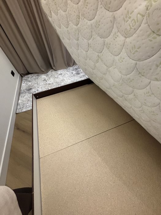 Двуспальный кровать с матрасом