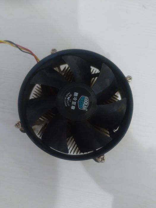 Продам кулер б/у