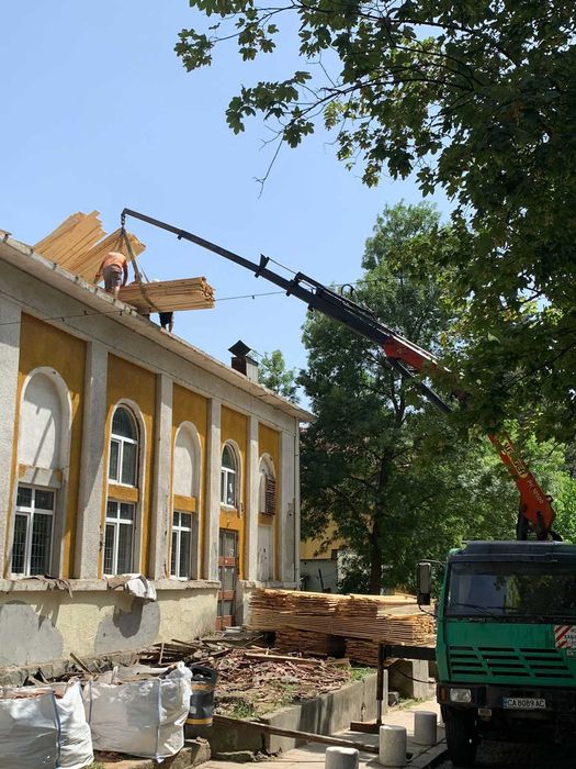 Камион с кран под наем,строителна механизация