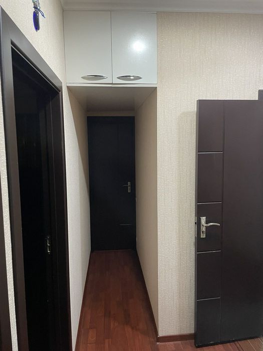 For sale: 3-room apartment, 3rd floor, 4-story building, not on the en