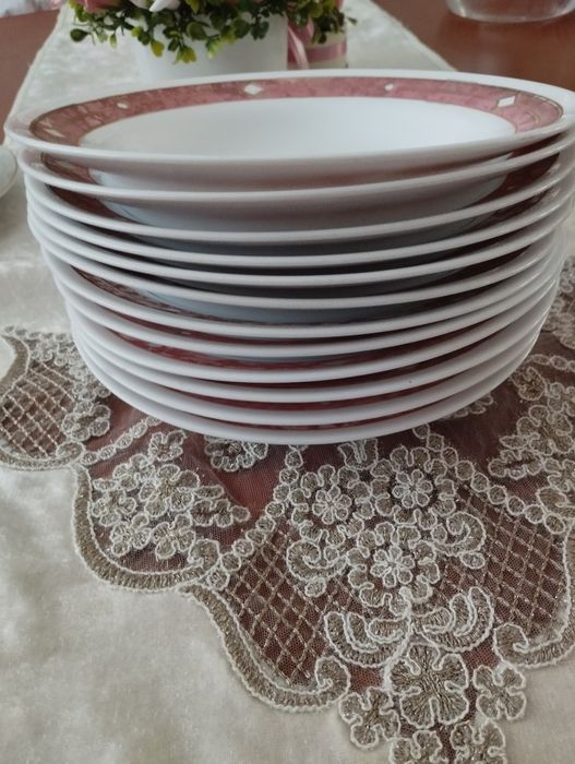 12 чинии от аркопал за основно хранене