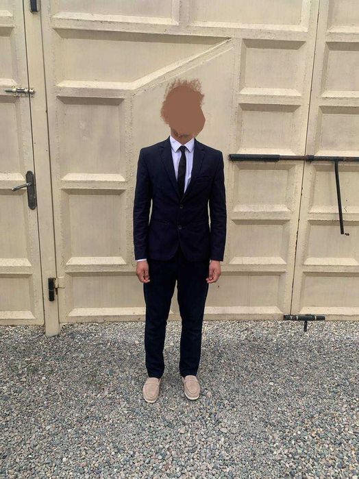 Классический костюм + рубашка в подарок