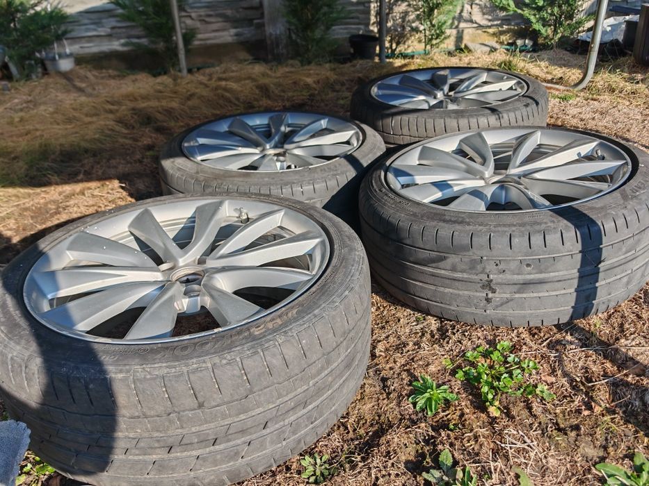 Set roti 19 inch tesla model 3