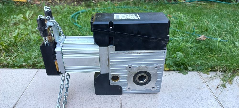 Motor cu reductor automatizare usa garaj