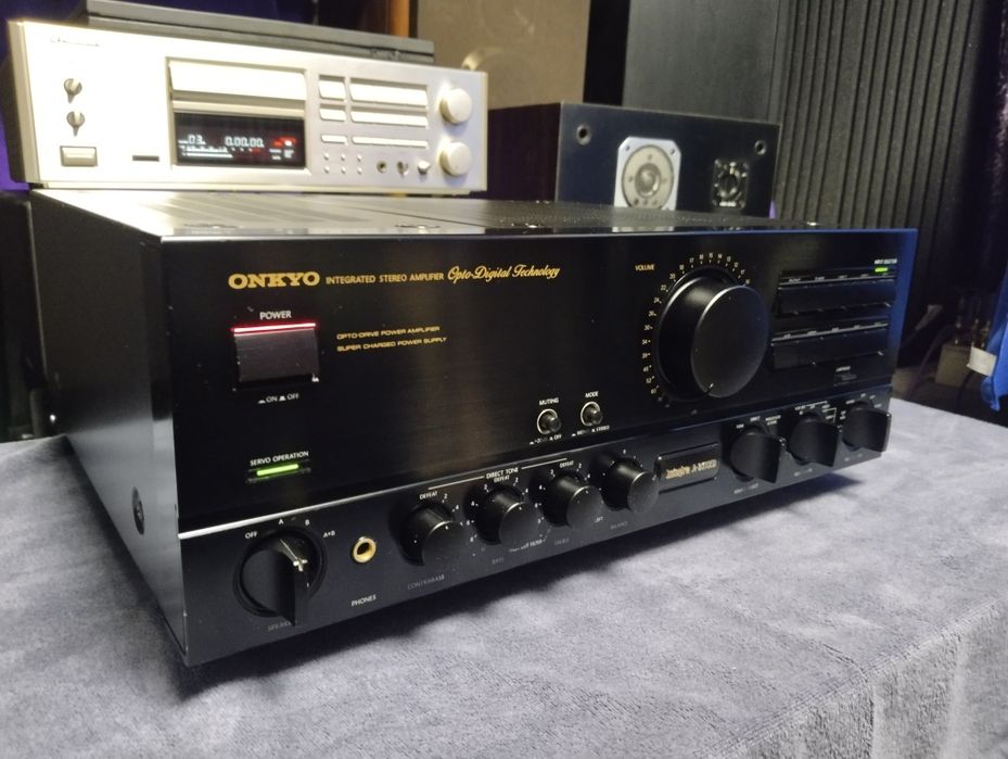 ONKYO Integra A-817XD