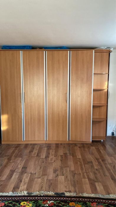 Продам большой раздельный шкаф (3 секции)