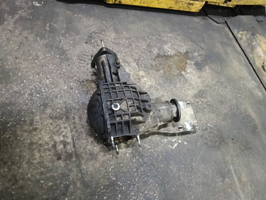 Продам передний мост нива