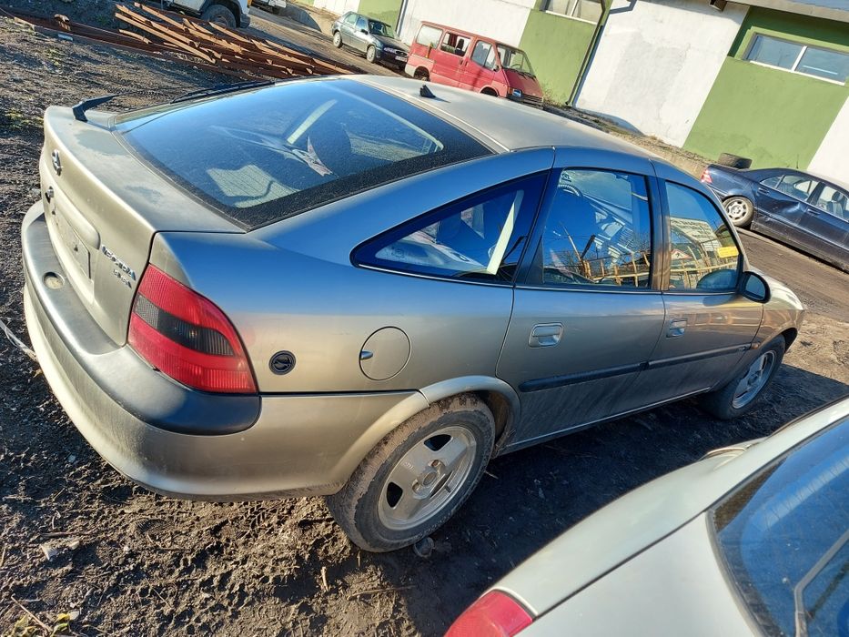 Опел вектра Б 1.8