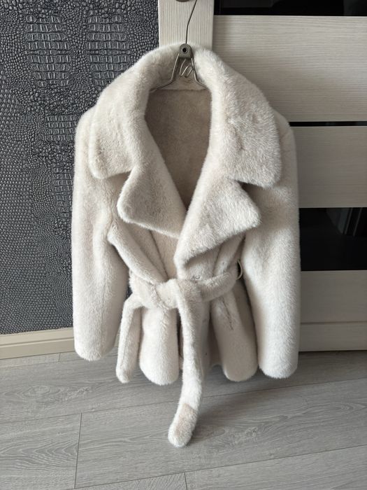 Продам шубу женскую