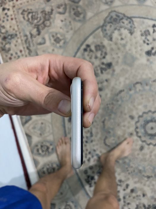 Айфон 11 всё в оригинале без ремонта