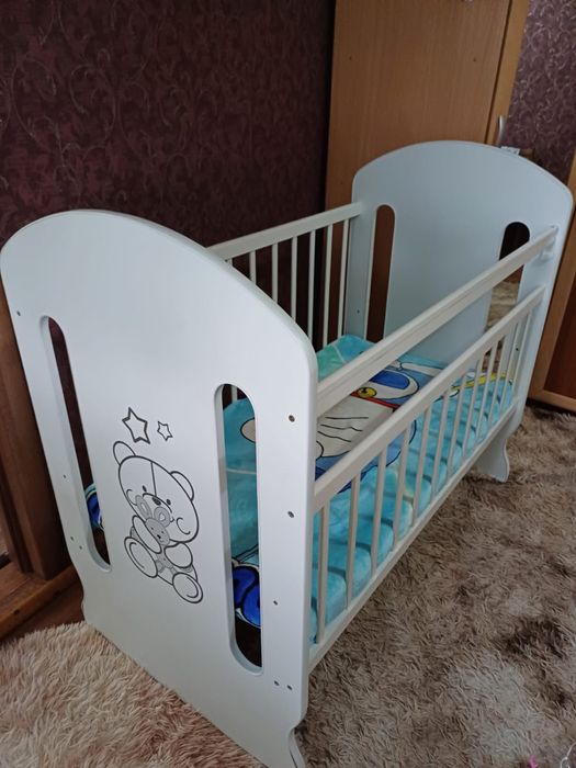 Детская кроватка