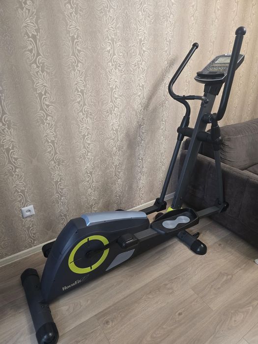 Эллиптический тренажер.