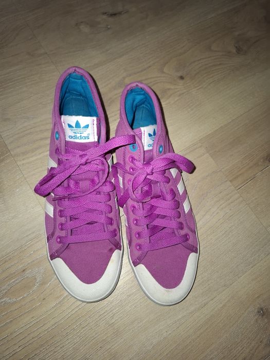 Цветни кицове Adidas