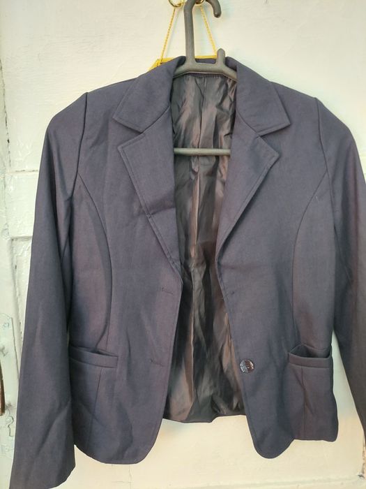 Продам костюм 4 женский