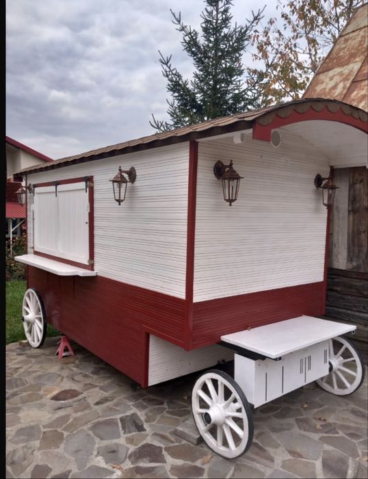 Vând car vienez food track