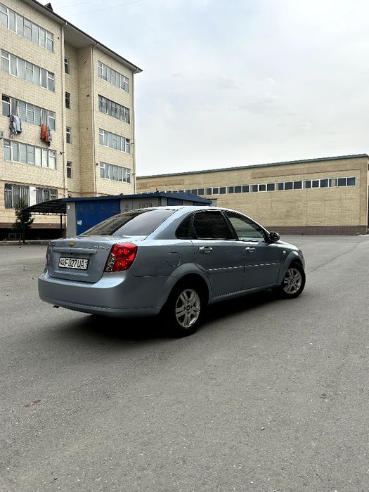 Lacceti 2011 2pazitsya