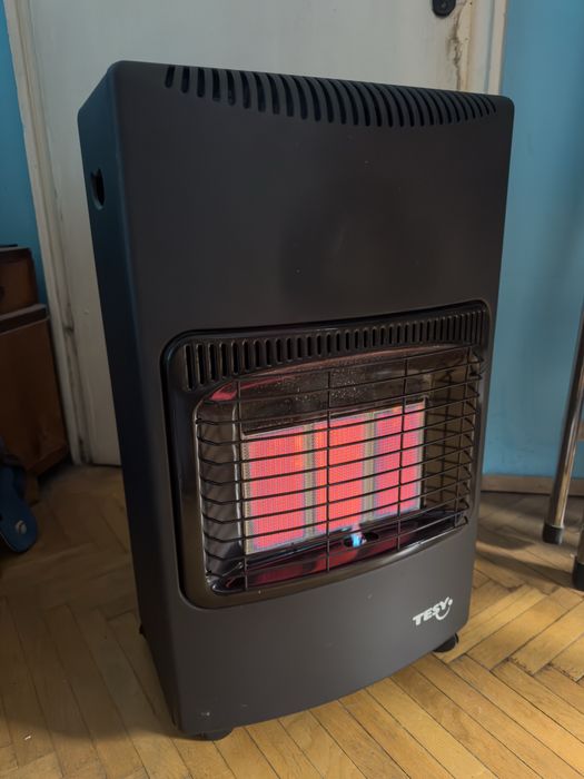 Газова печка Tesy + 27л газова бутилка