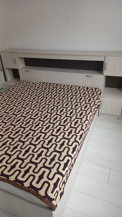 Продам кровать с тумбами