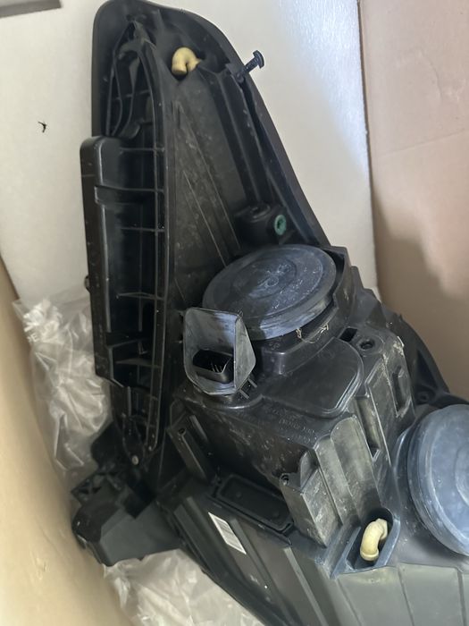 Citroen Ds5 ляв фар ОЕм