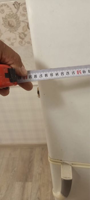 Продаи холодильник работает