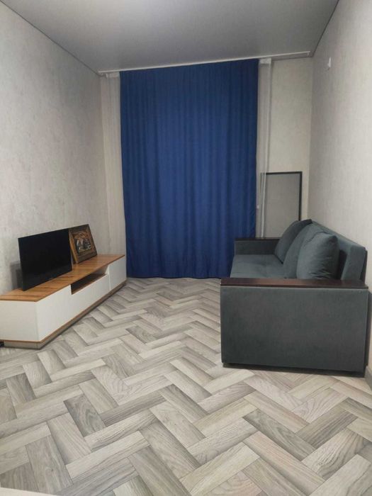 продам однокомнатную квартиру  на аэропорту