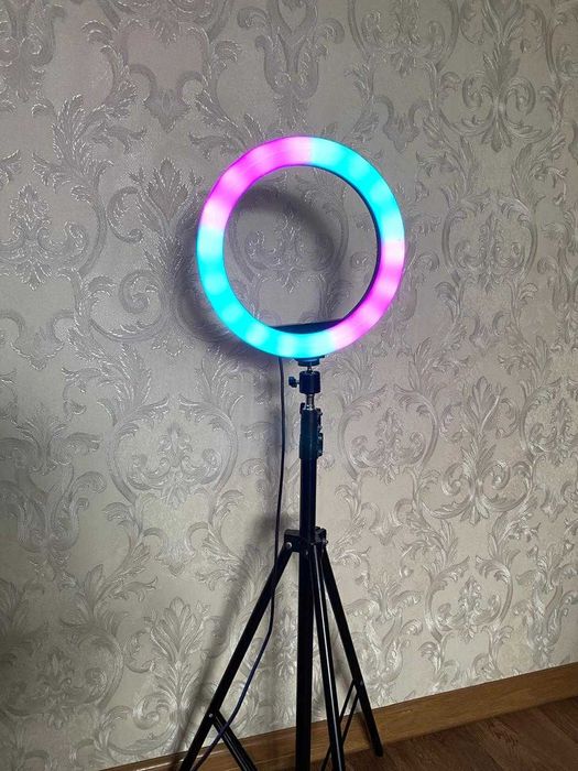 Продам новую Селфи- лампу