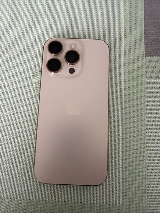 Iphone 16 pro gold